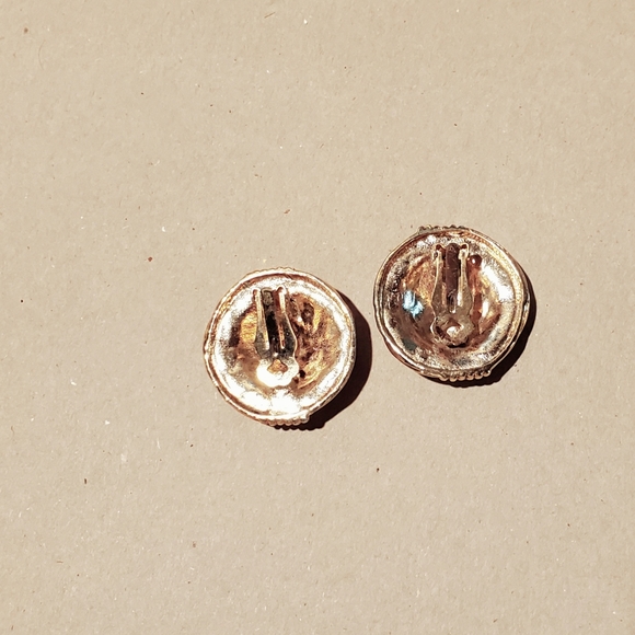 Vintage Clip on Earrings.! - Picture 3 of 6